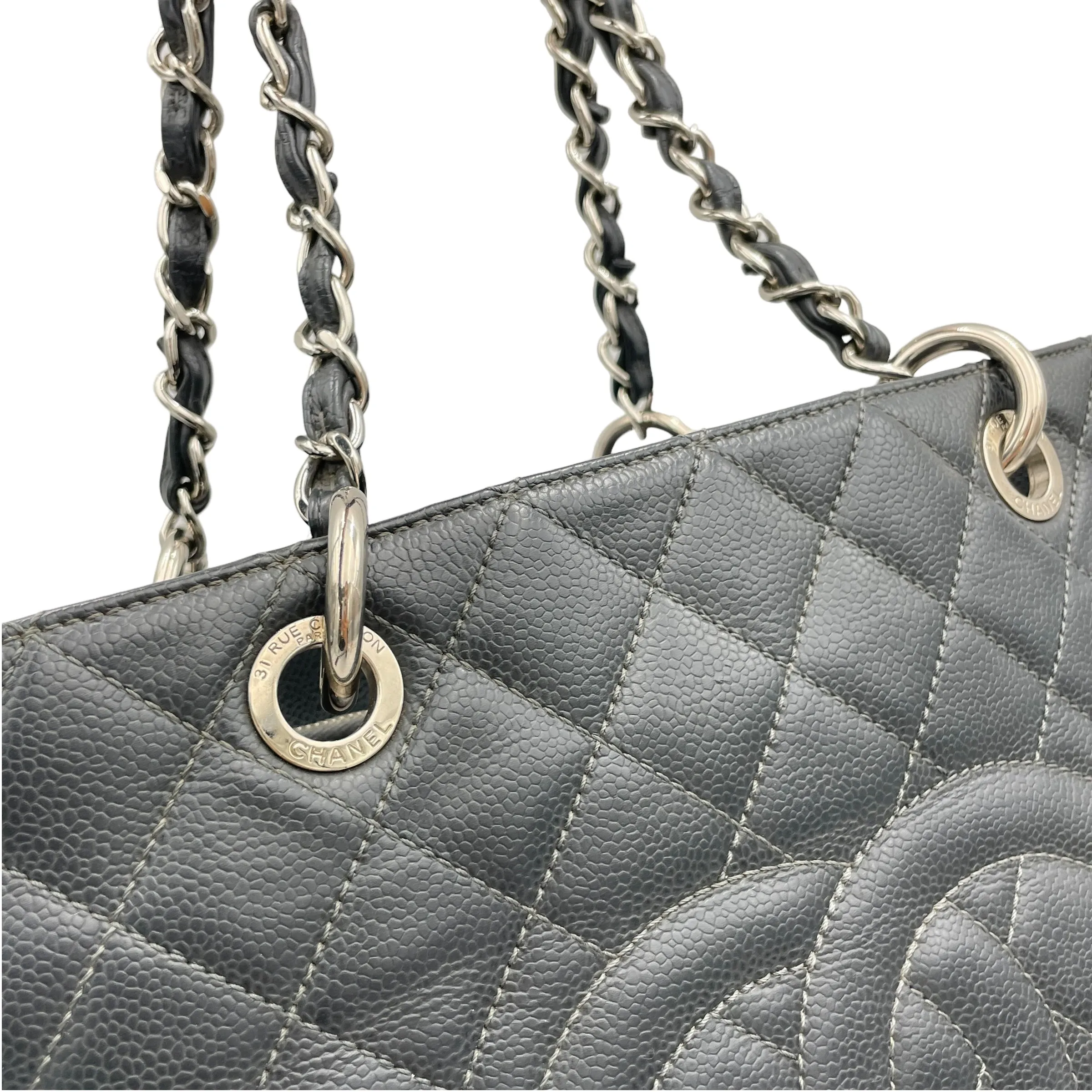 GST Grand Grey Tote Bag in Caviar Leather, Silver hardware