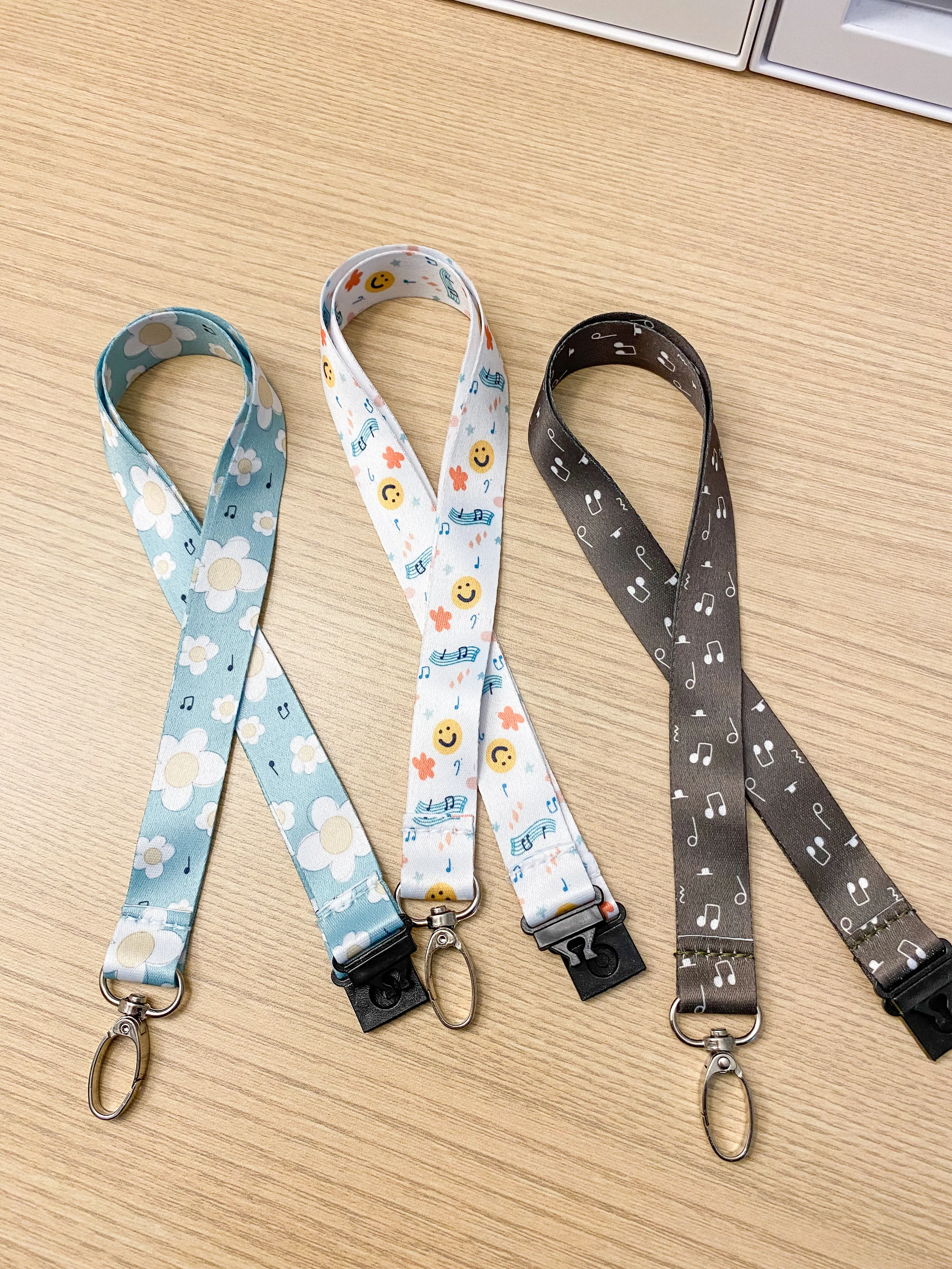 Musical Daisy Lanyard