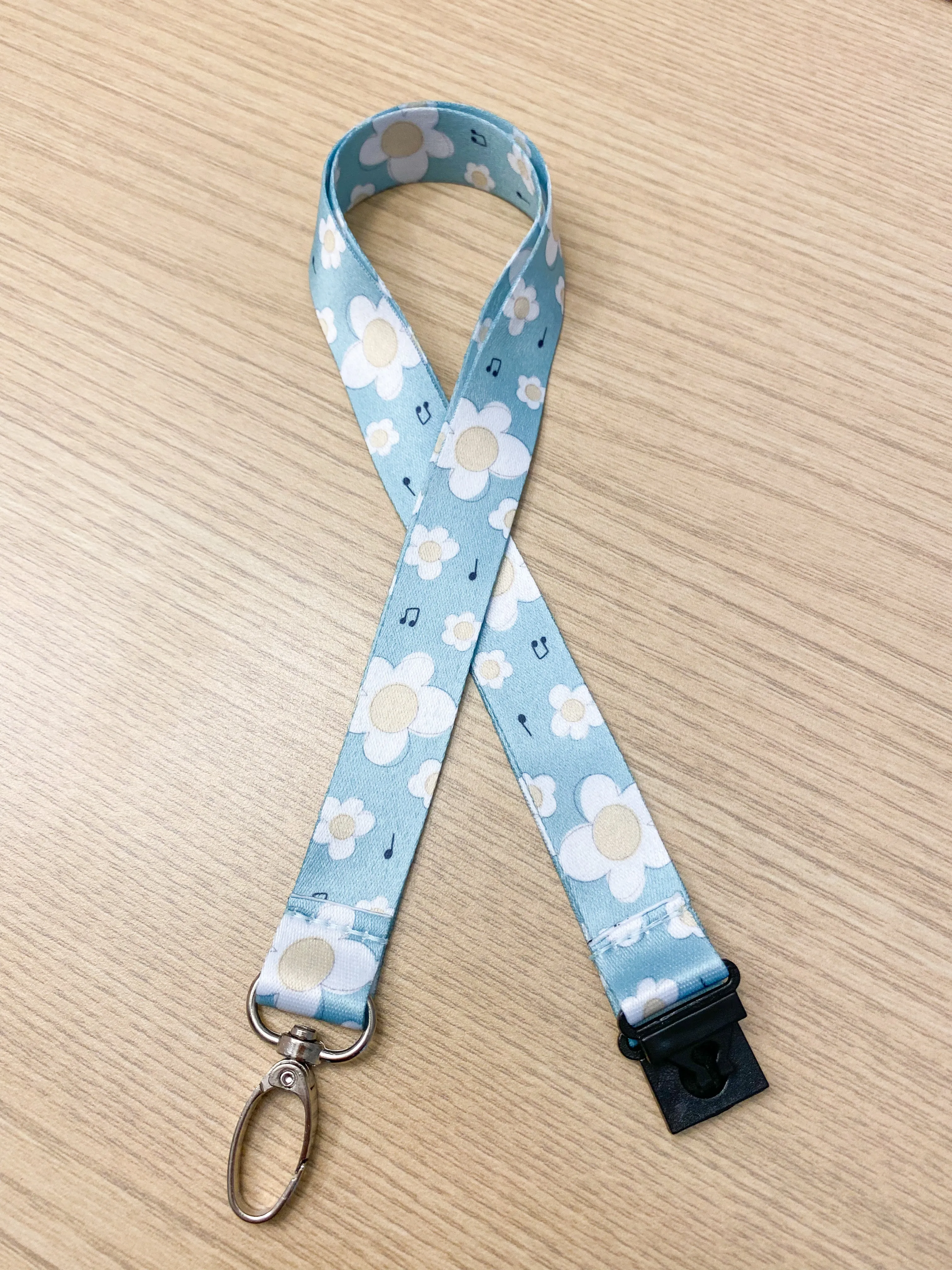 Musical Daisy Lanyard